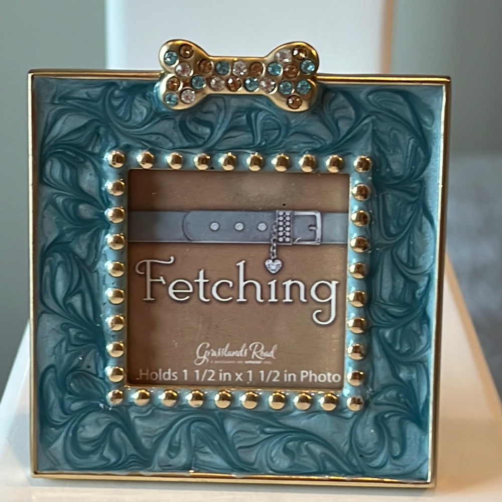 Enamel Dog Frame